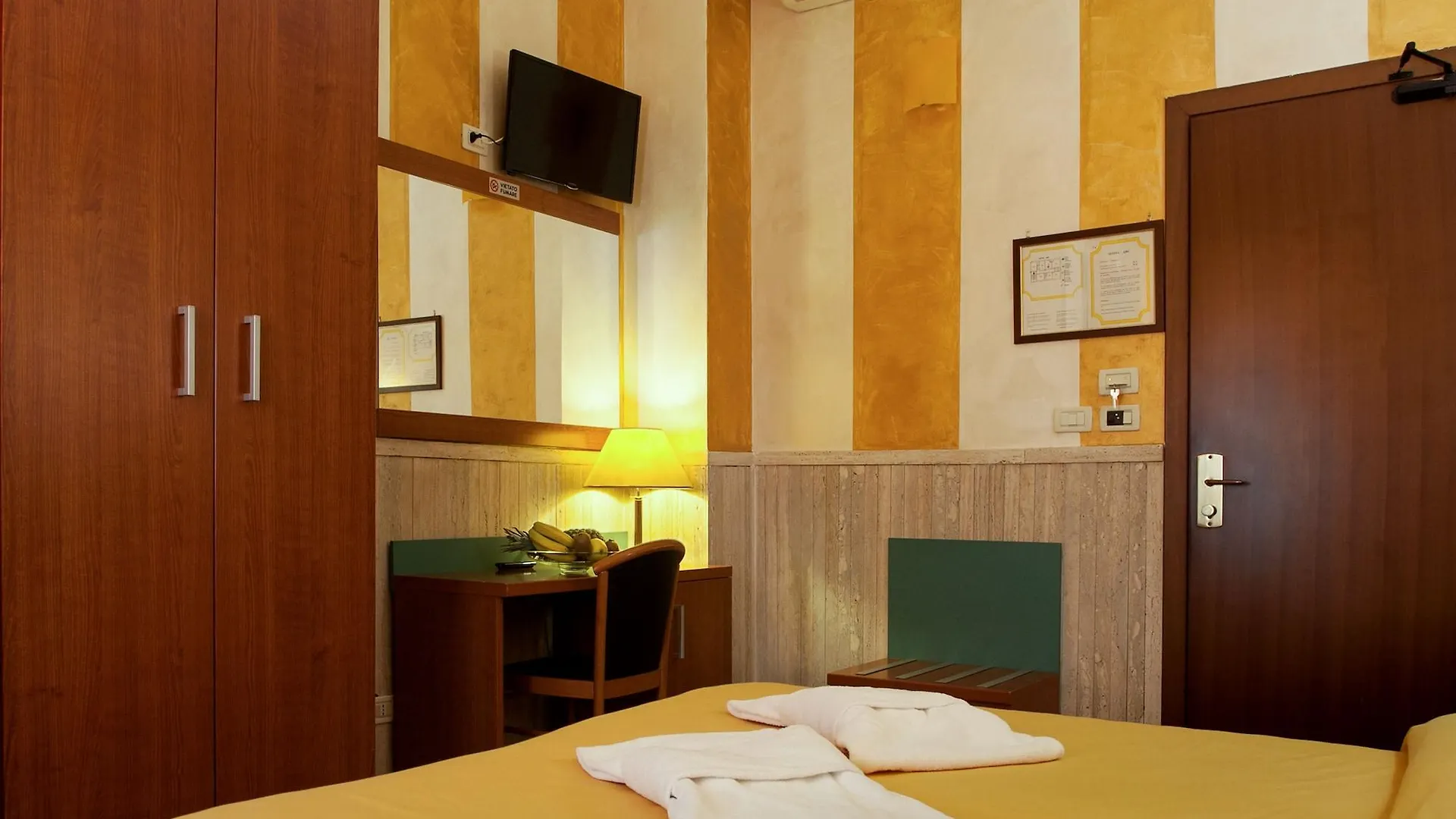 ***  Hotel Pyramid Roma Italia