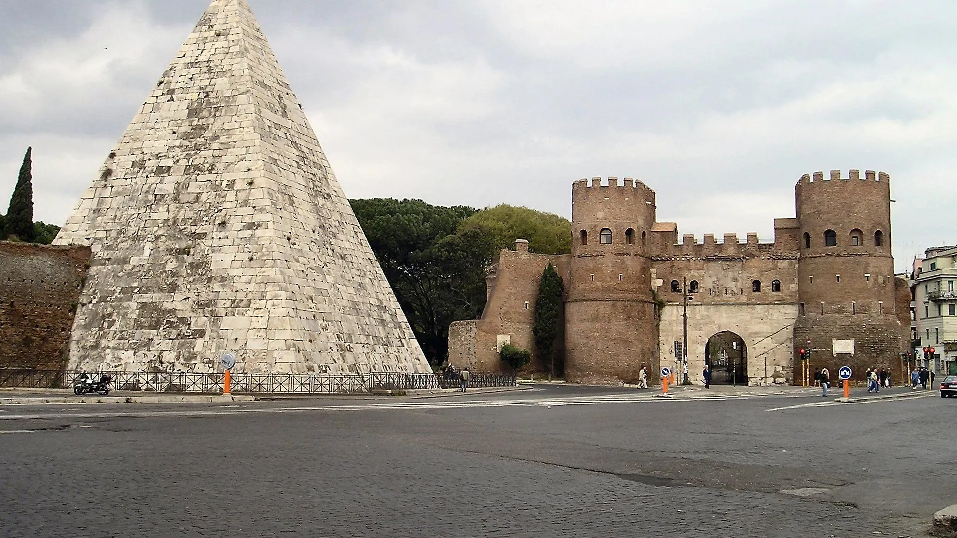 Hotel Pyramid Roma
