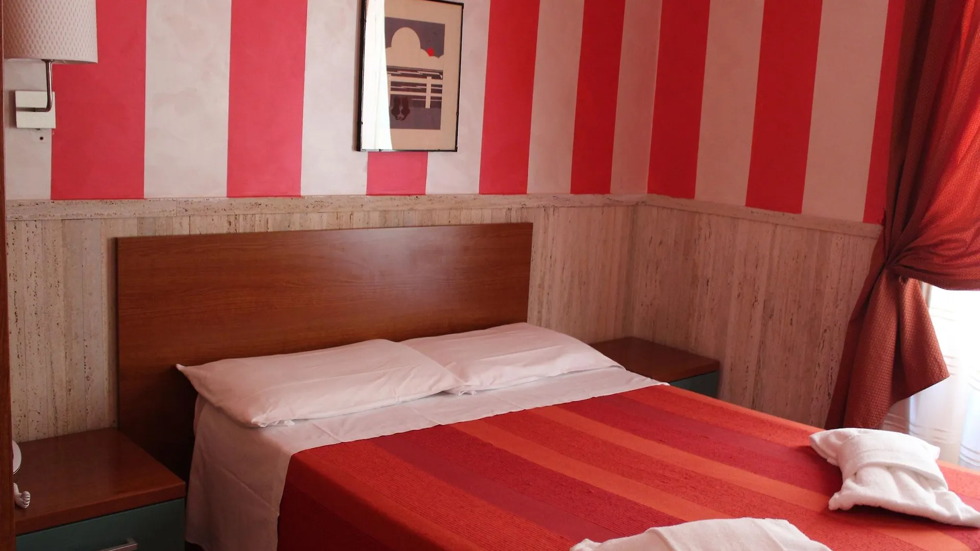 Hotel Pyramid Rome 3*,
