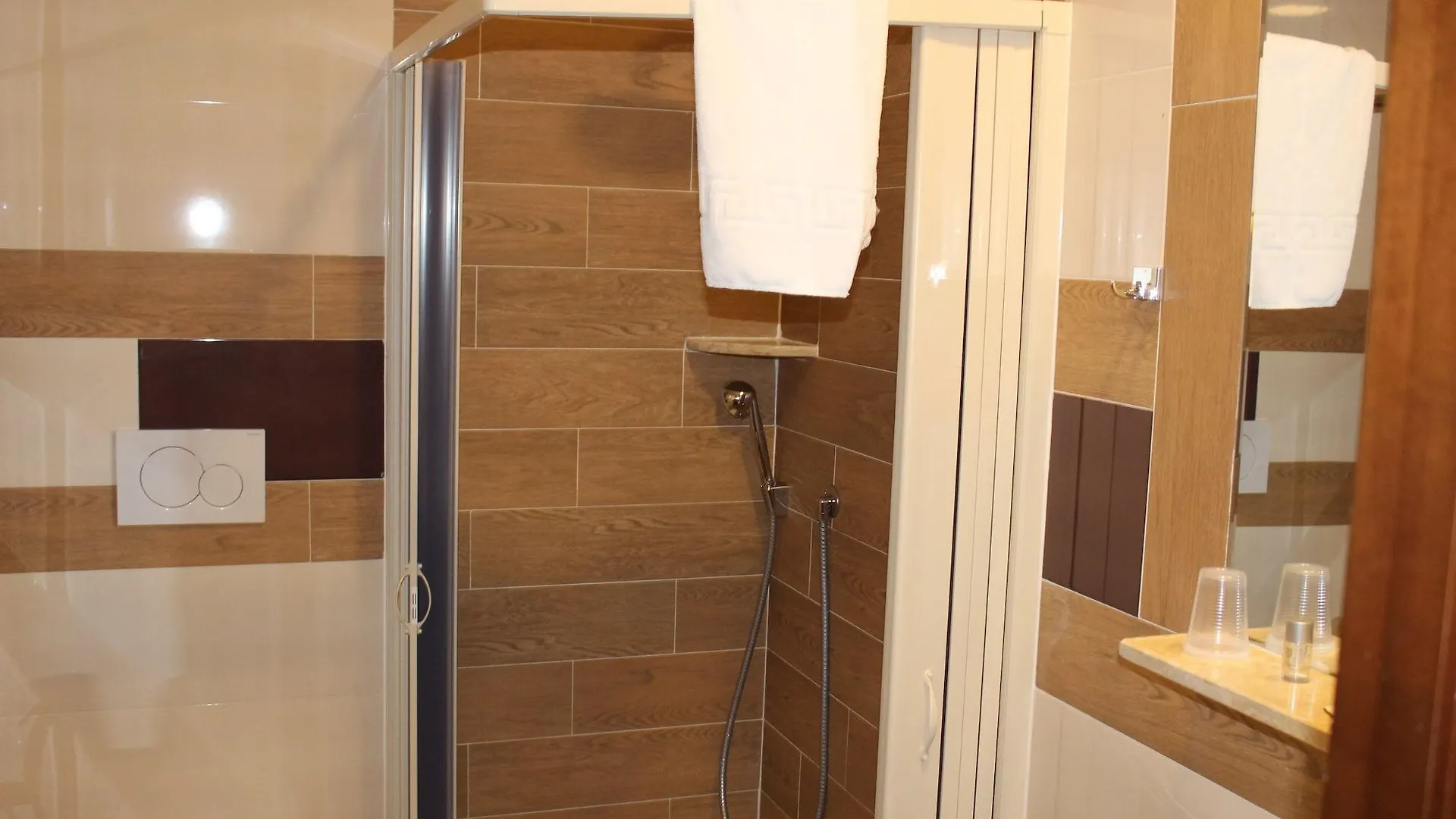 Hotel Pyramid Rome 3*,